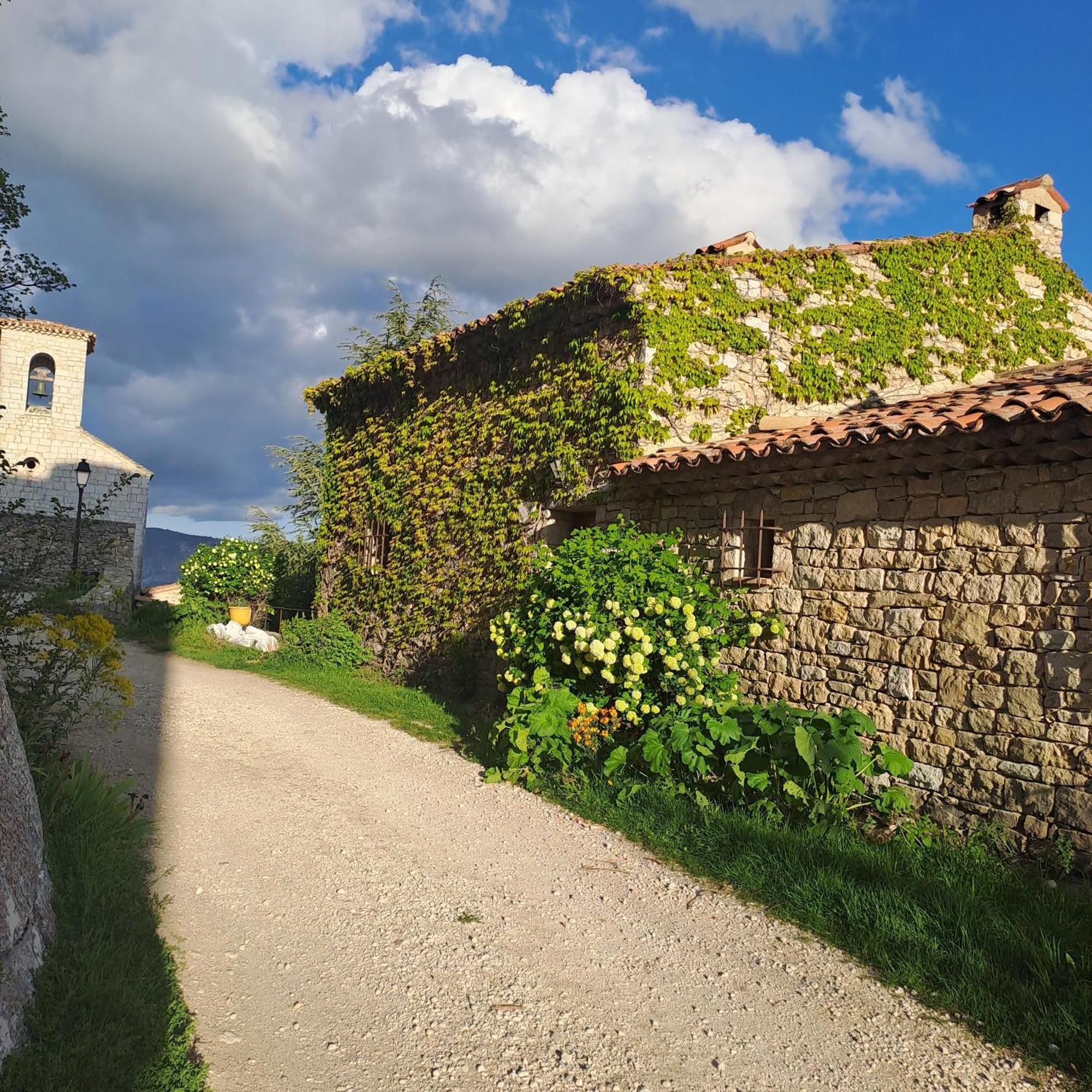 Les Roses Tremieres Bed & Breakfast Bargème Екстериор снимка